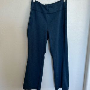 Duluth Trading Co. navy pants size M